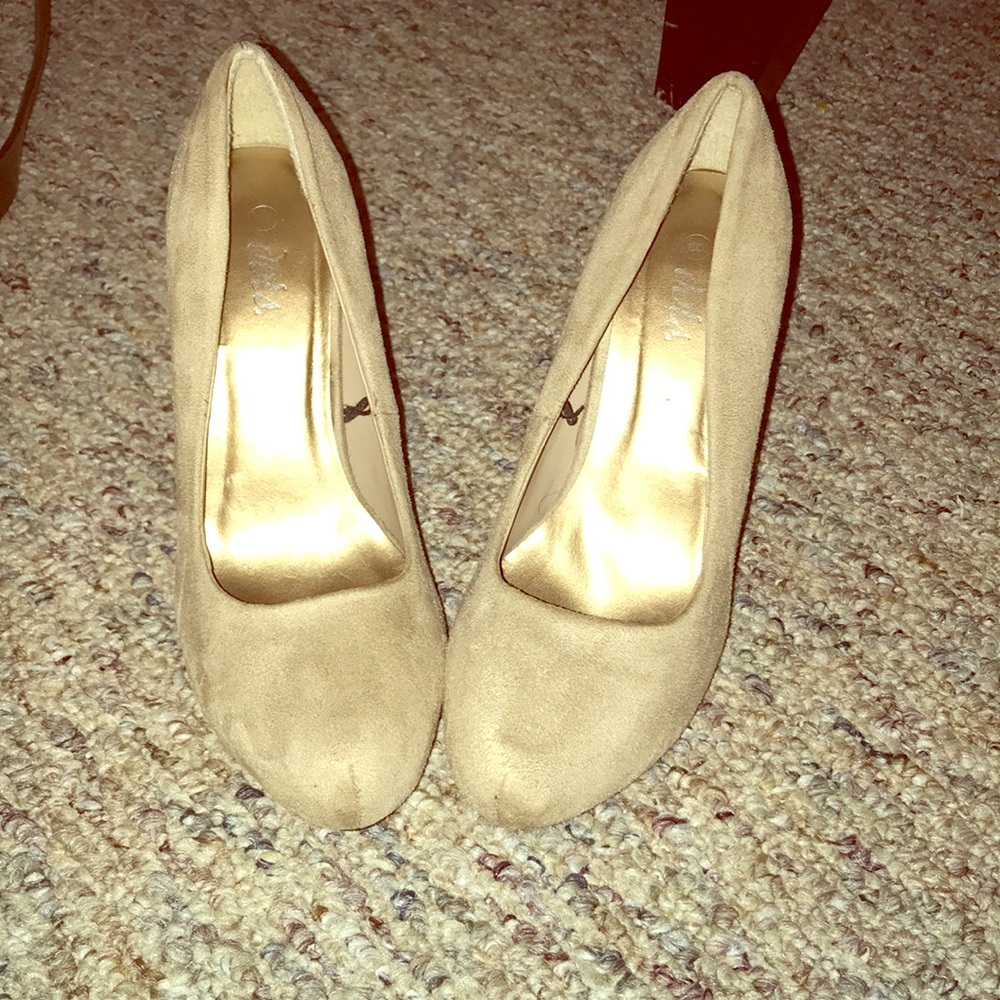 Suede Heels- Tan